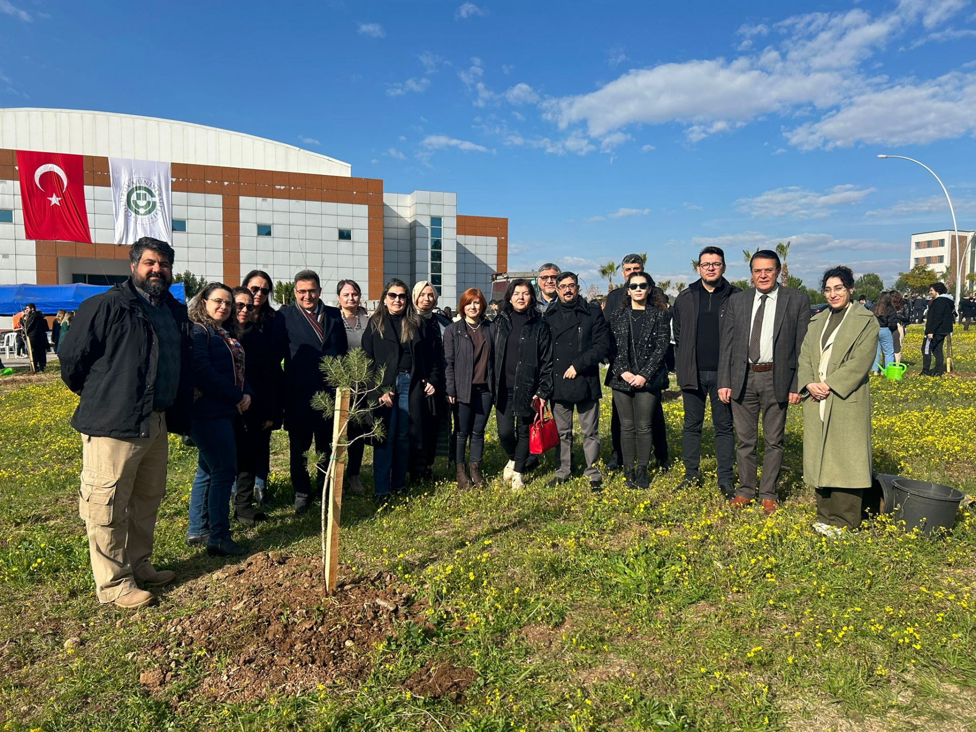 6 Şubat Depreminde Hayatını Kaybeden Personel ve Öğrencilerimiz Anısına Fidanları Toprakla Buluşturduk